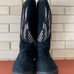 Secret Luxe Affair Australian Crystal Wing boots, Size 9